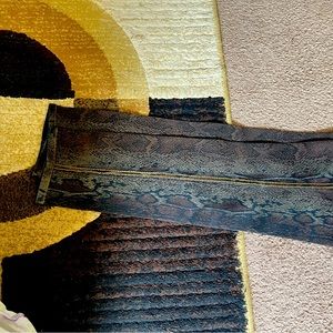 Never worn reversible jeans super sharp